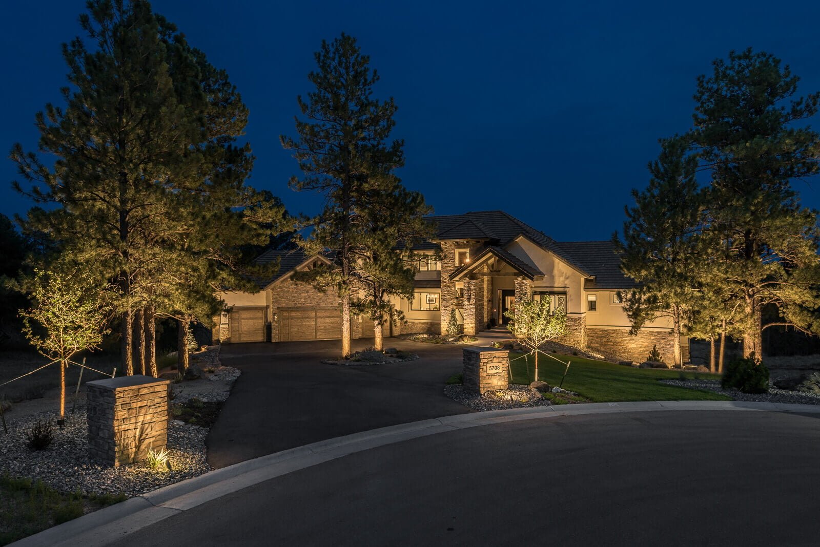 Hidden Oaks Way